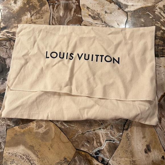 Authentic Louis Vuitton saintonge! 😻 - Picture 6 of 10